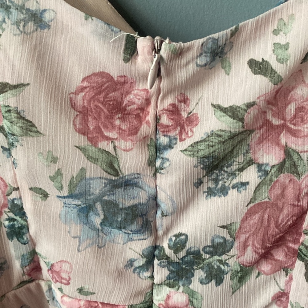 Floral High Waisted Romper🌸 - Picture 4 of 10